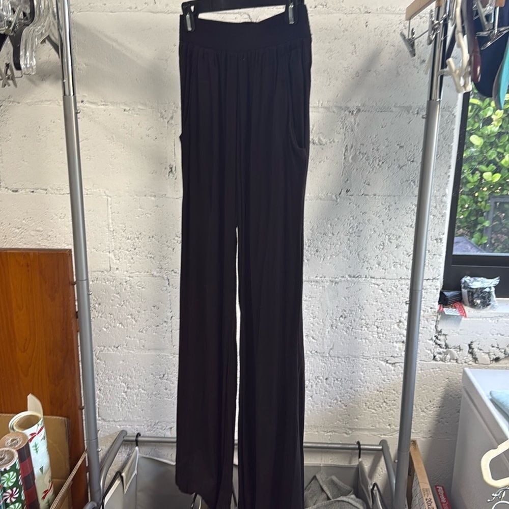 Tobey Grey Black Casual Pants with Pockets - Size XS - Like New - Band Waist